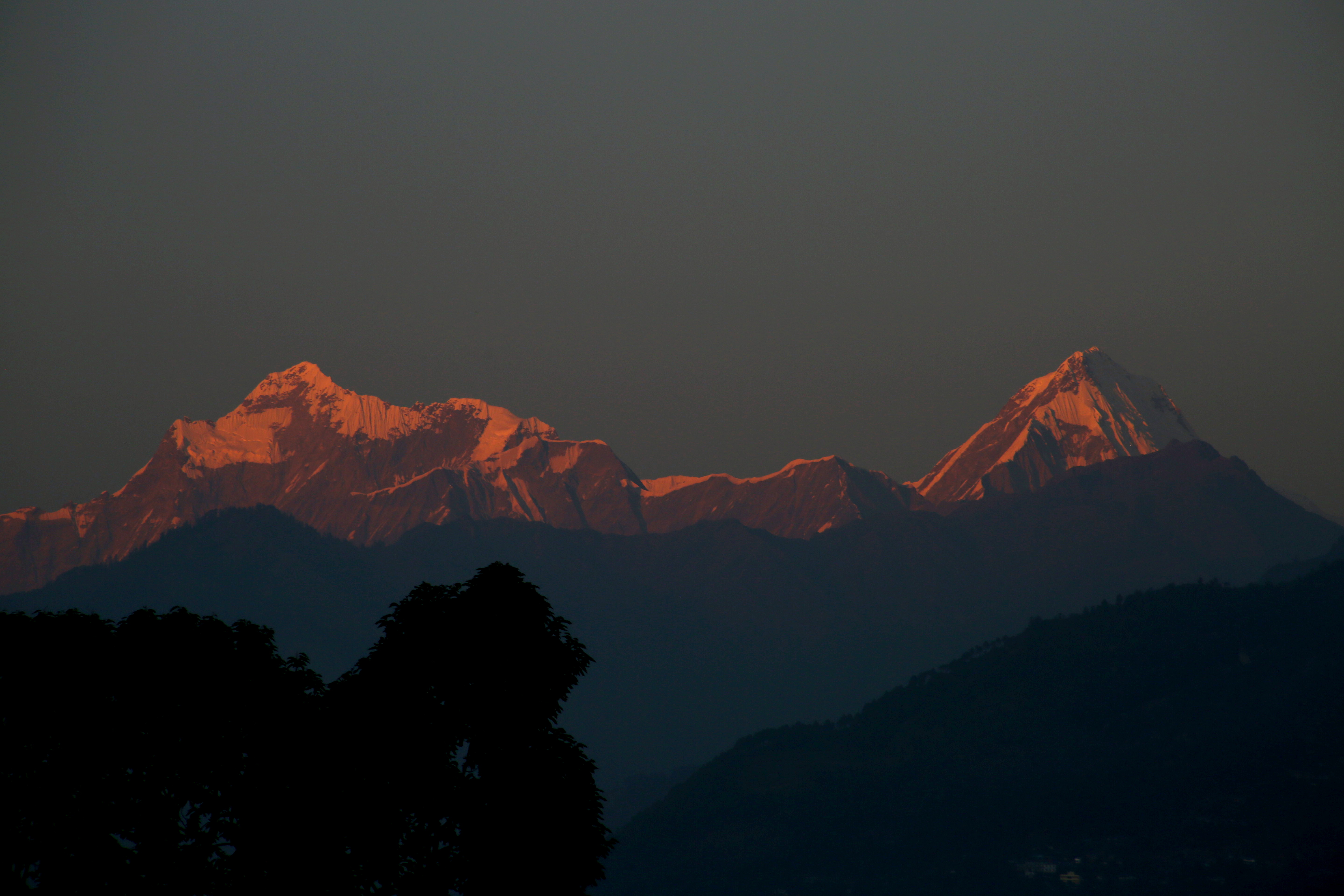 गोरखाबाट हिमाल दृश्य