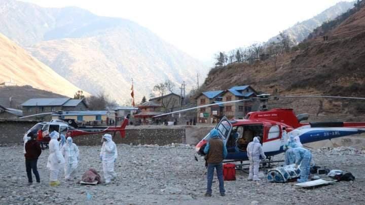 डोल्पाका वडाअध्यक्षसहित दुई कोरोना संक्रमितको हेलिकोप्टरबाट उद्धार