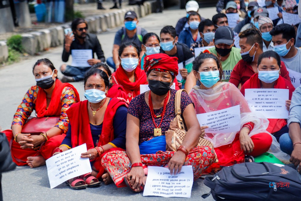 माइतिघरको पिचमा बुढी गण्डकी प्रभावित : दिनभर नारा लगाउँछन् तर सुन्ने कसले ?