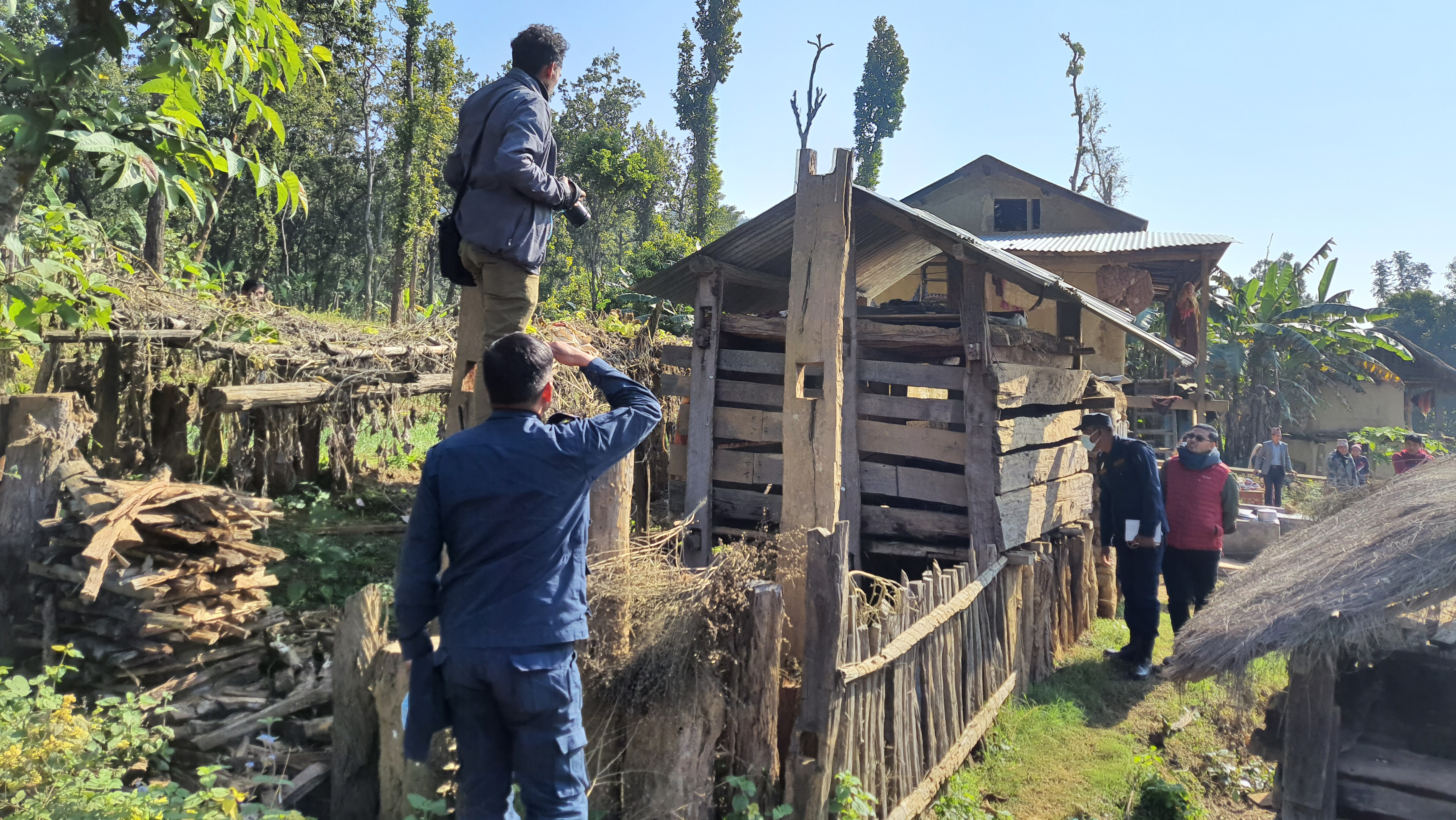 फेरि बने दुई हजारभन्दा बढी भत्काइएका छाउगोठ