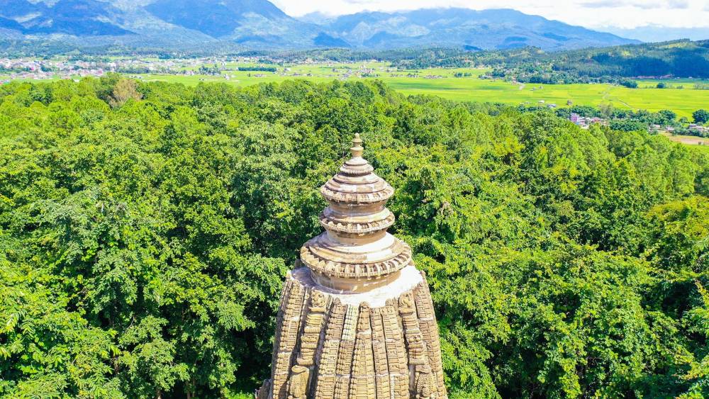 सुर्खेतको काँक्रेविहार : मन्दिर बन्यो, अनियमितता विवादले बनेन पर्खाल