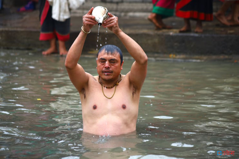 हनुमान घाटमा स्वस्थानी पूजा [१० तस्बिर]