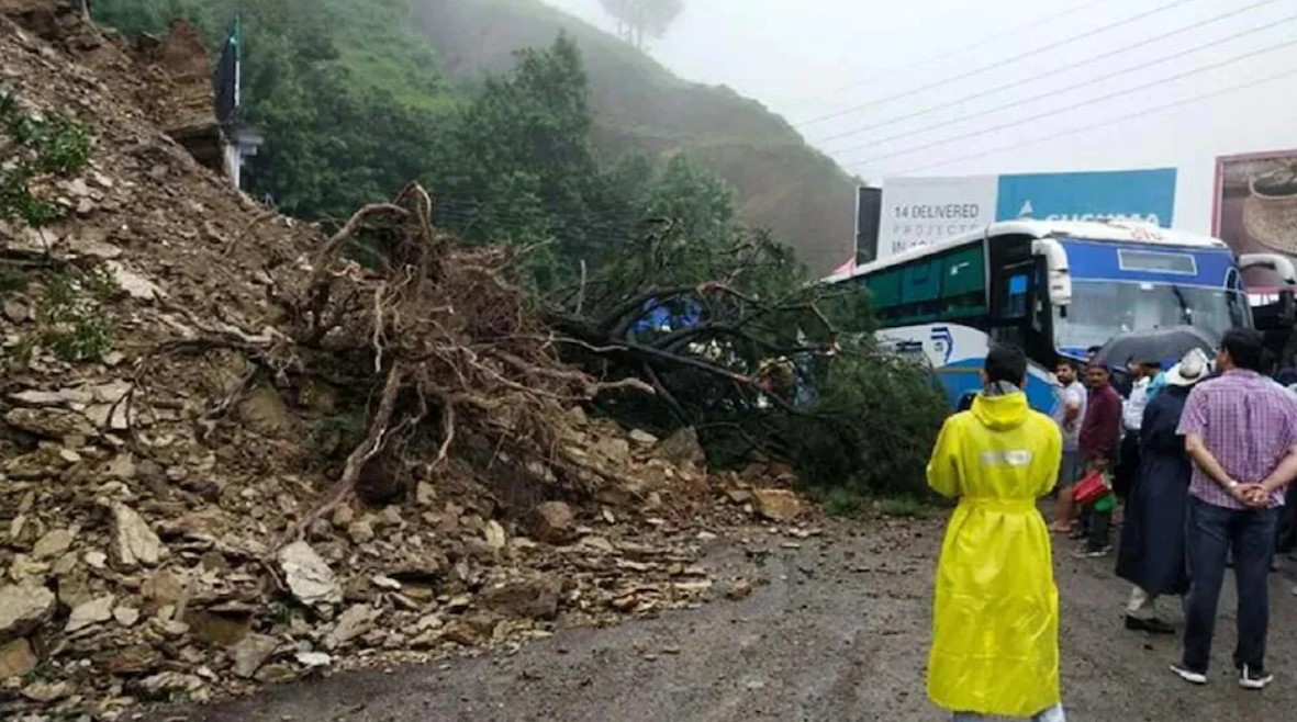 उत्तर भारतमा बाढी र पहिरोमा परी १५ जनाको मृत्यु