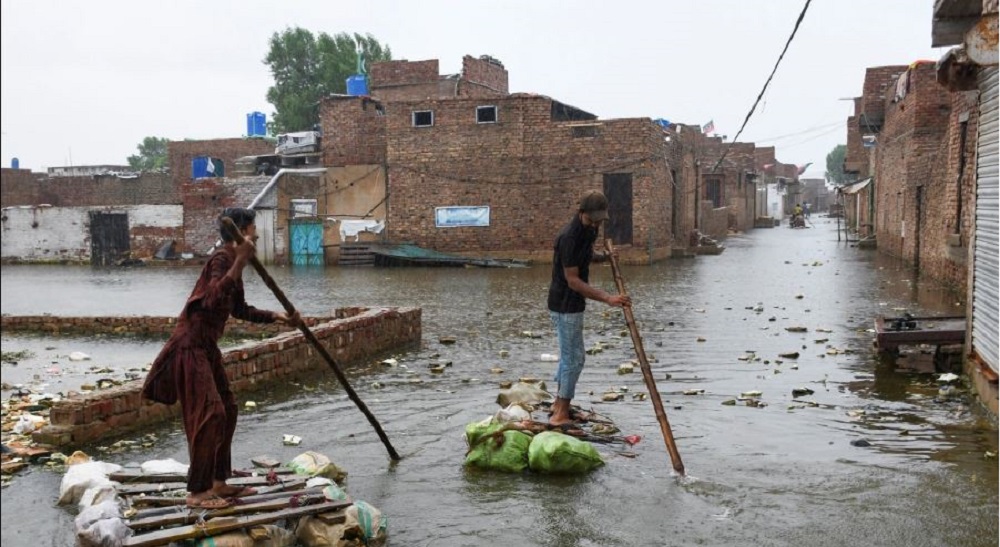 बाढीले पाकिस्तानमा एकै दिन ५४ जनाको मृत्यु, महिला र बालबालिका धेरै